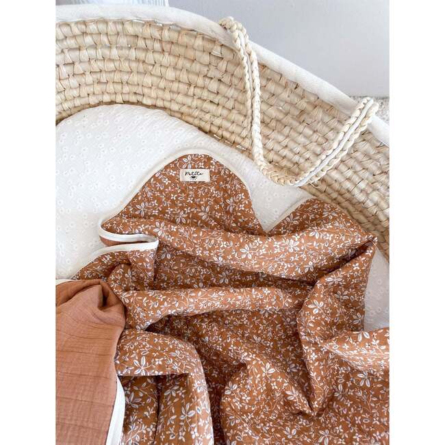 Kids Quilt, Playmat, Caramel Flowers - Quilts - 2
