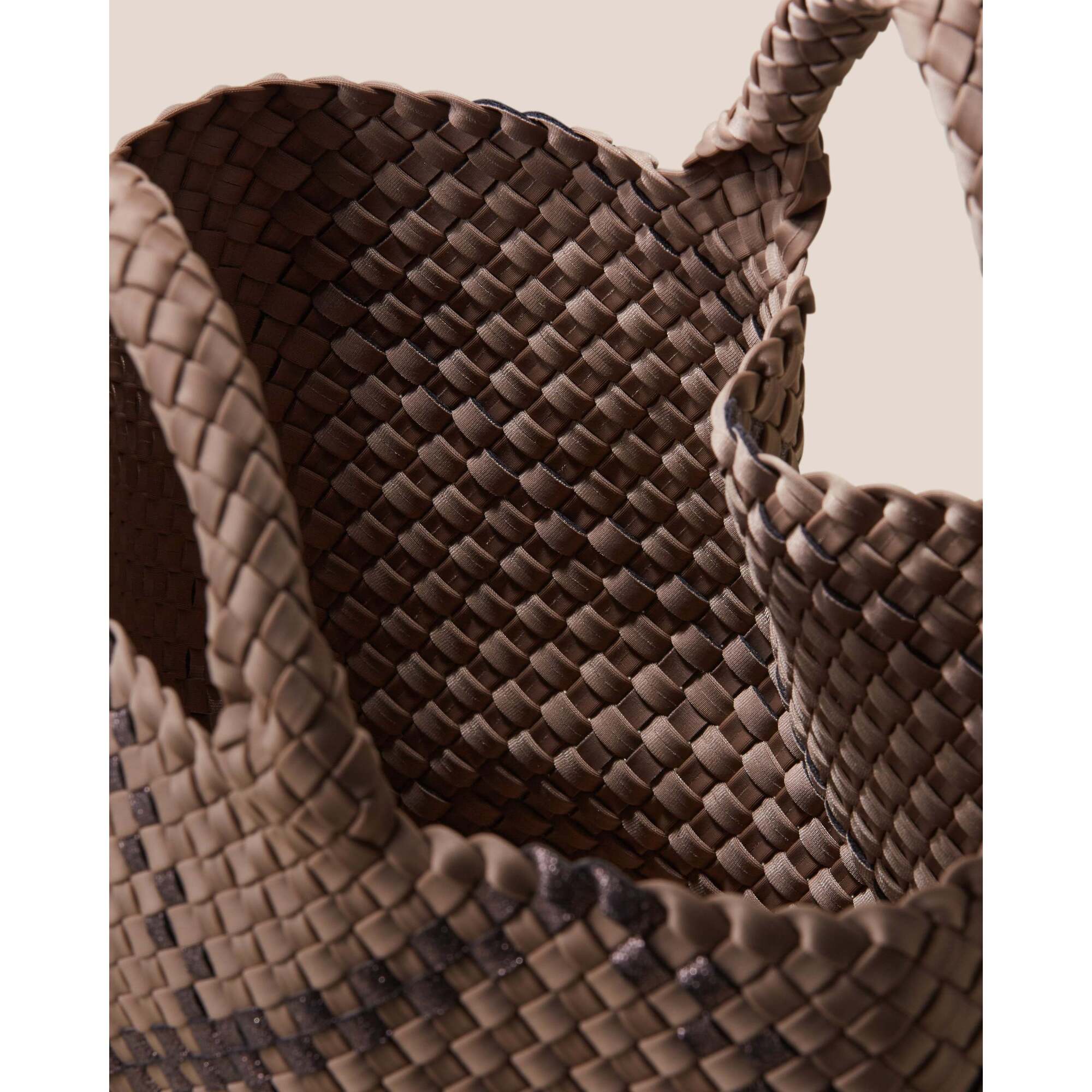 Women's St. Barths Medium Handwoven Tote Plaid, Mojave - OS