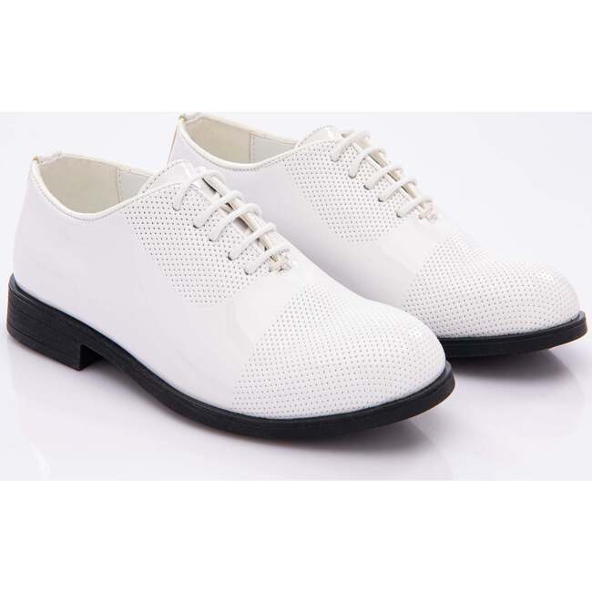 Closed Lace Dress Shoes, White