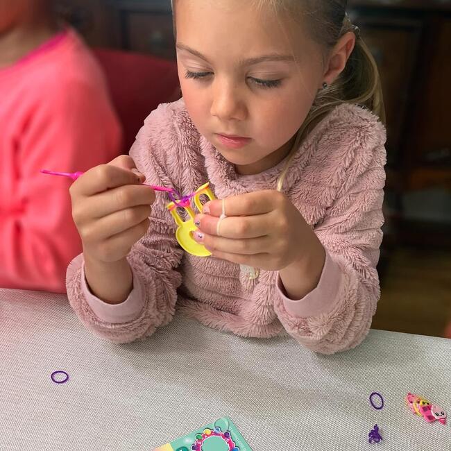 Rainbow Loom Friendship Making Bracelets - Dots Rubber Band Treasure Box Edition - Activities - 2