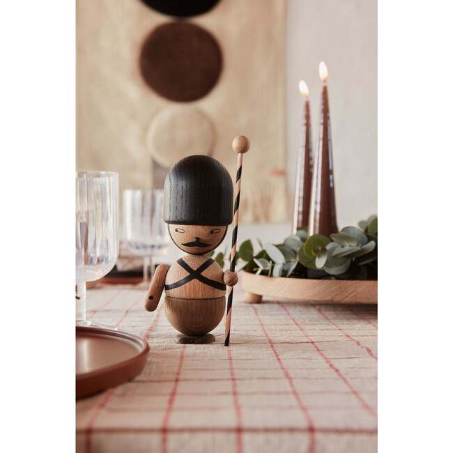 Gilbert Guard, Nature - Decorations - 2