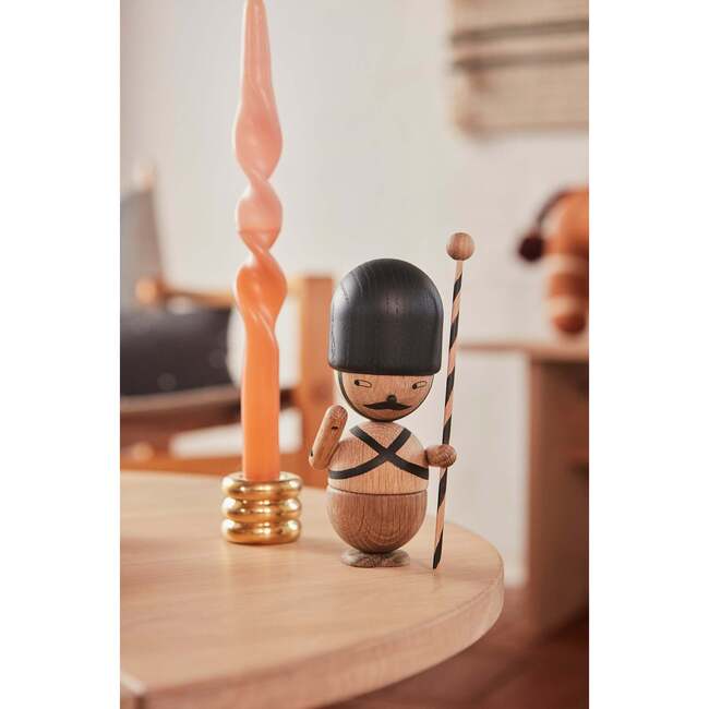 Gilbert Guard, Nature - Decorations - 3