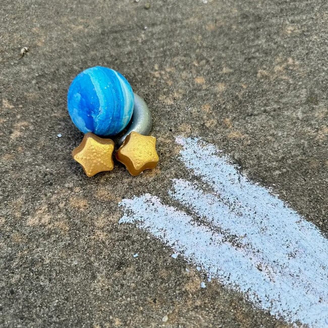 TWEE Mini Galaxy Blue Handmade Sidewalk Chalk - Bubbles/Chalk - 2