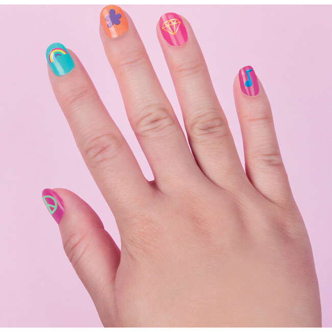 3C4G: Graffiti: Street Style Nail Art Set - Arts & Crafts - 2