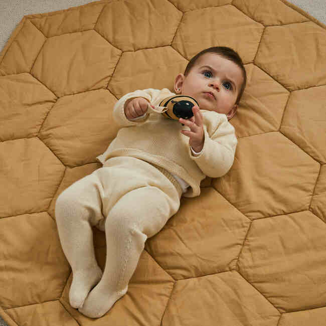 Playmat Honeycomb 3' 8" x 3' 8", Honey - Rugs - 3