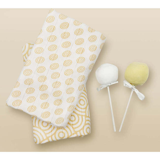 Swaddles and Socks New Baby Gift Set, Neutral - Mixed Gift Sets - 3