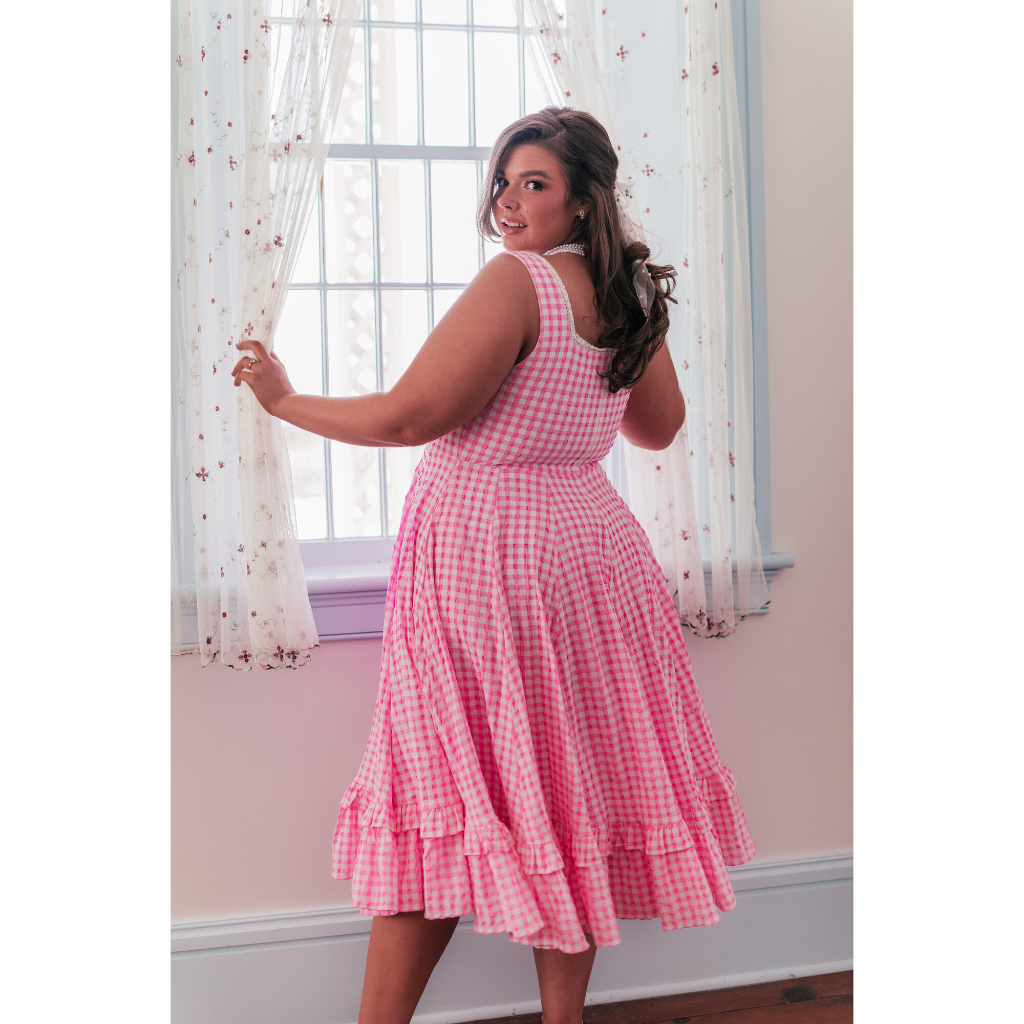 Women's Daze Seersucker Gingham Sleeveless Midi Dress, Pink