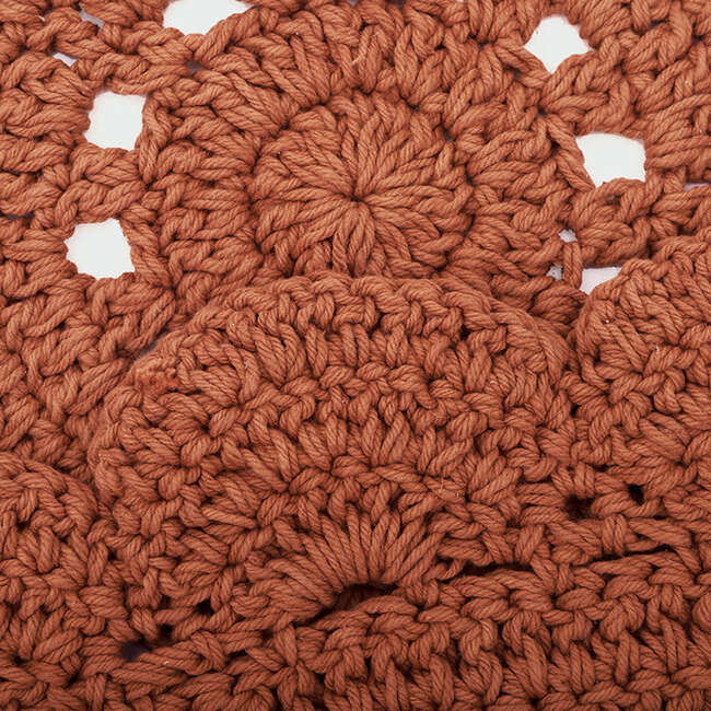 Alma Hand-Crocheted Scalloped Round Rug, Amber - Rugs - 3