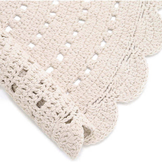 Alma Hand-Crocheted Scalloped Large Round Rug, Raw White - Rugs - 3