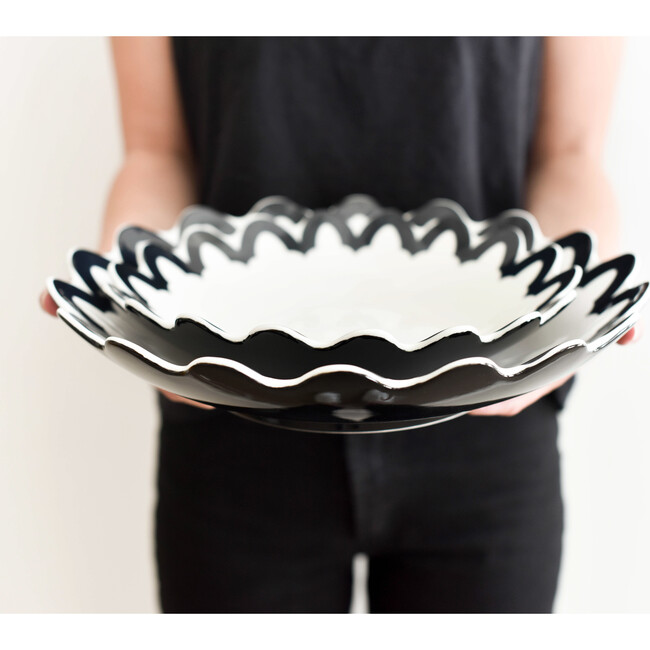 Black Arabesque Scallop 11 Pasta Bowl - Tabletop - 3