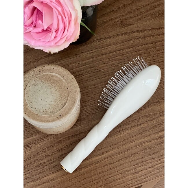 N.04 The Small Massaging Detangling Hair Brush THE MIRACLE, Creamy White - Hair Brushes - 2