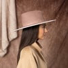 Women's Harlowe Logo Plate Gradient Wide Brim Fedora, Fawn & Ivory - Hats - 6