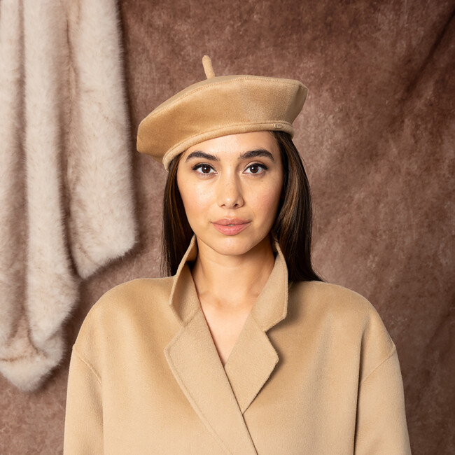 Women's Carter Cashmere Logo Plate Beret, Camel & Gold - Hats - 2