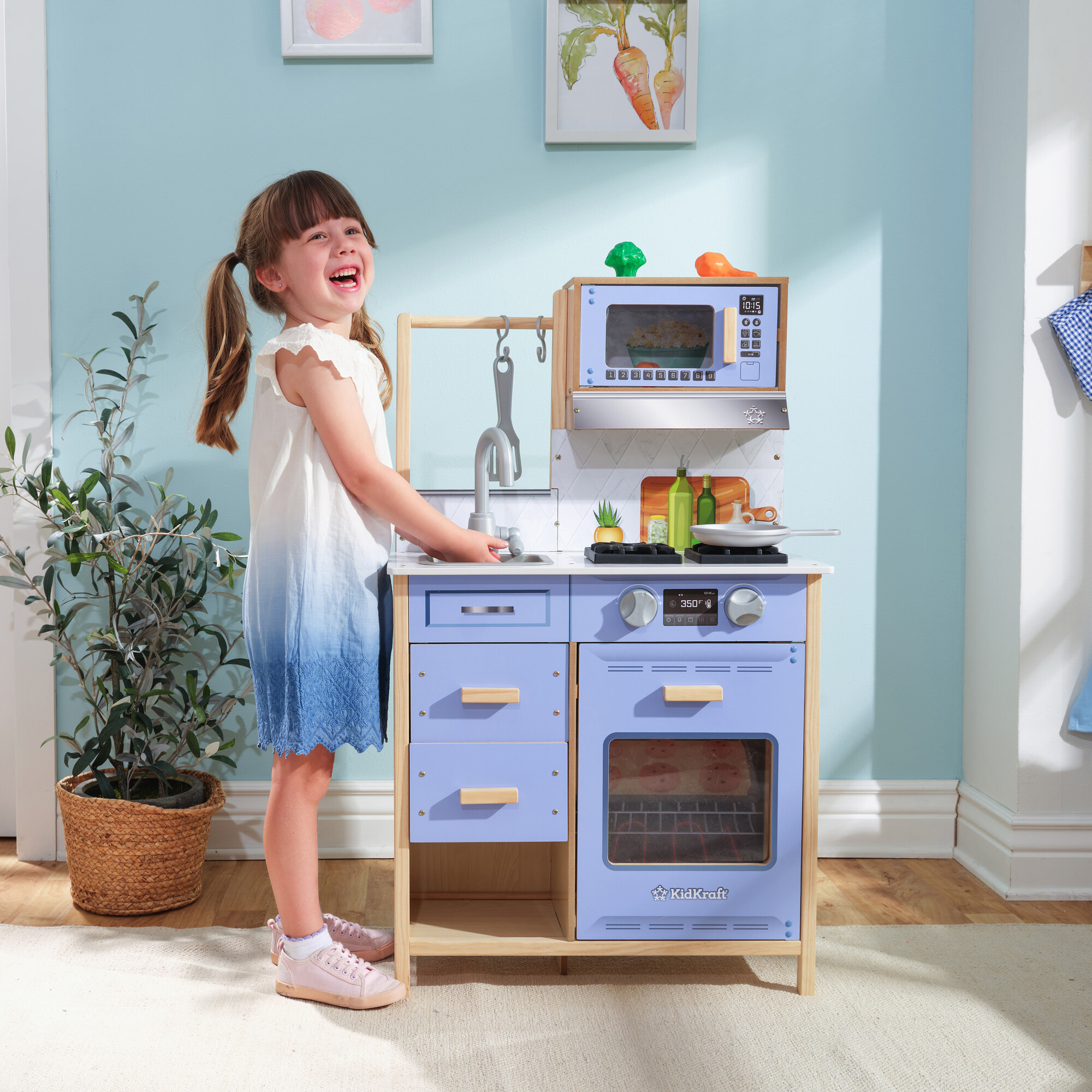 Cute play kitchen online