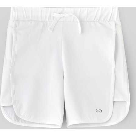 Newport Short, Court White