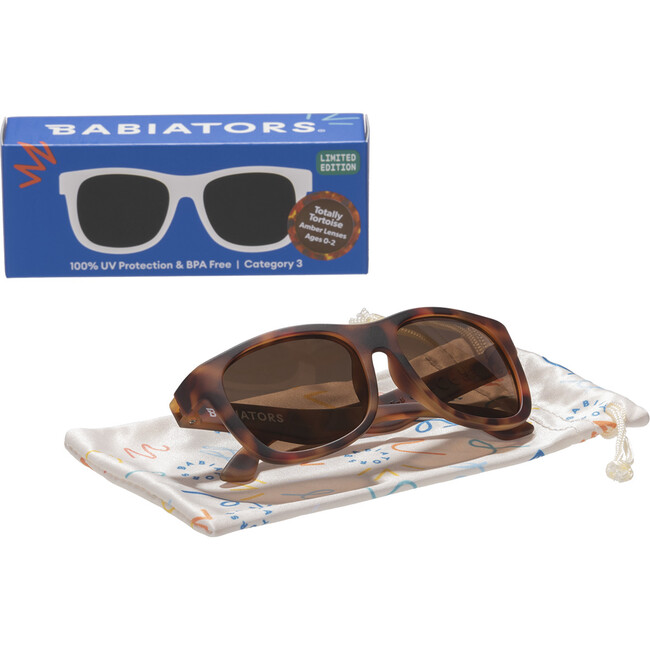 Originals Navigator Sunglasses: Classic Tortoise, Amber Lenses - Sunglasses - 3