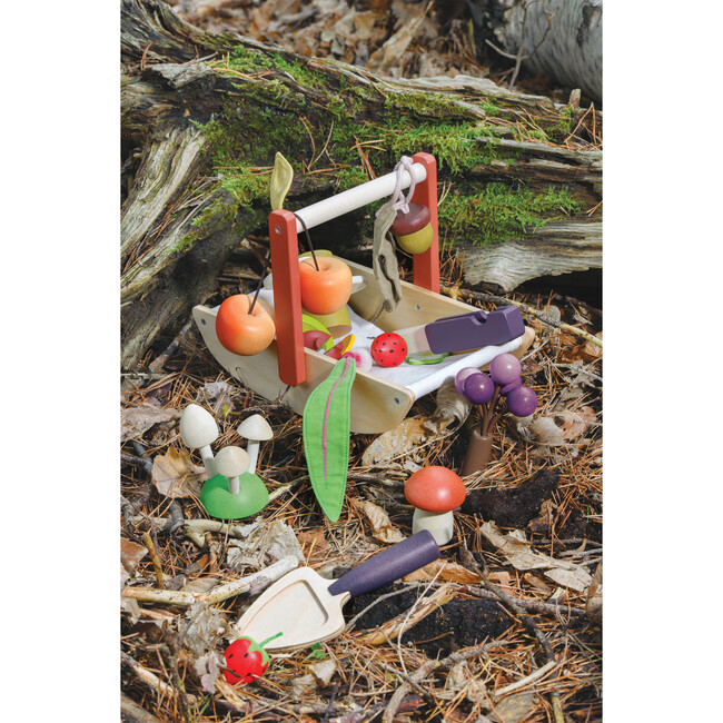 Wild Wood Foraging Trug - Play Kits - 8