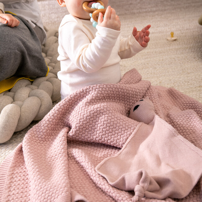 Criss Cross, Cameo Pink - Blankets - 7