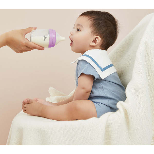 Baby Drinking Milk Fussy Bottle Feeding Sleep Fussy Baby While