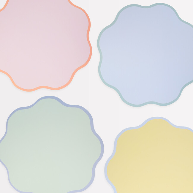 Wavy Round Paper Placemats