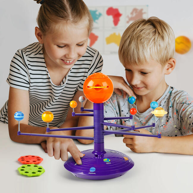 Hape: Science Can: Solar System Planetary Projector - 24 Space Images