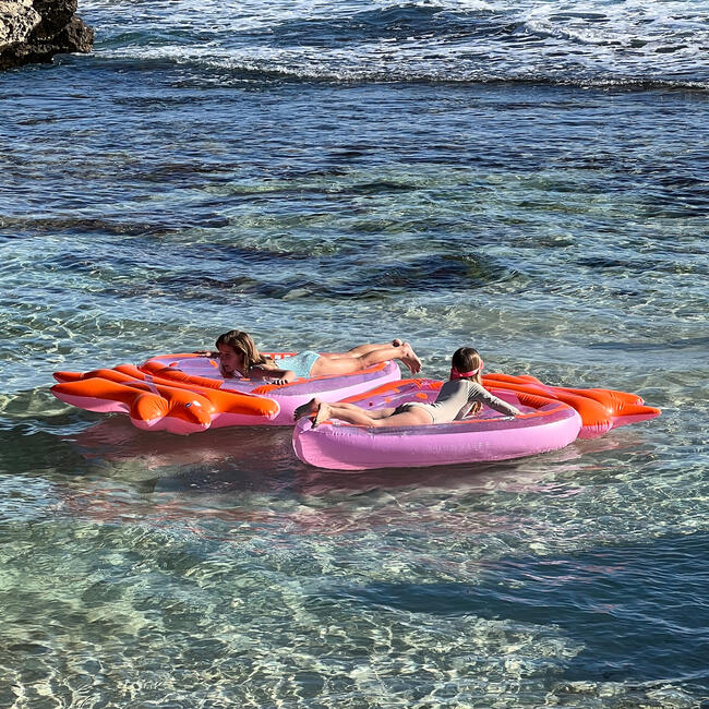 Sunnylife: Luxe Lie-On Float - Strawberry - Inflatable Pool Lounge - Pool Floats - 8