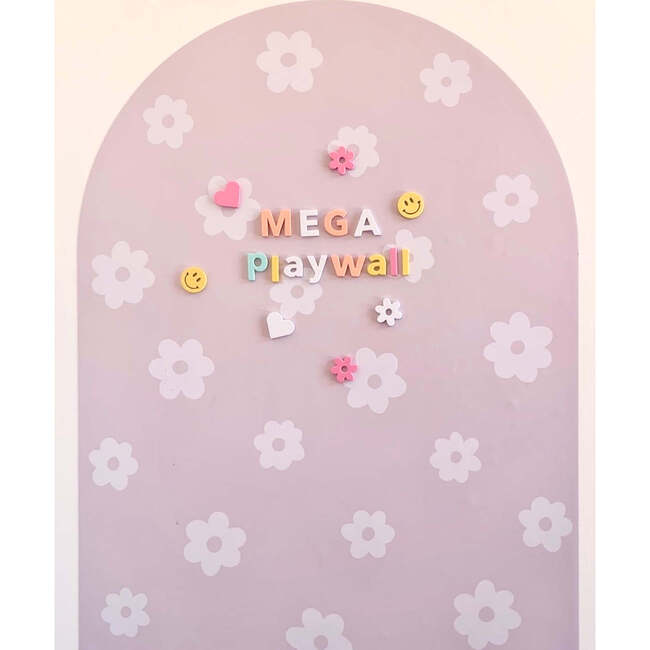 Mega Playwall, Daisy