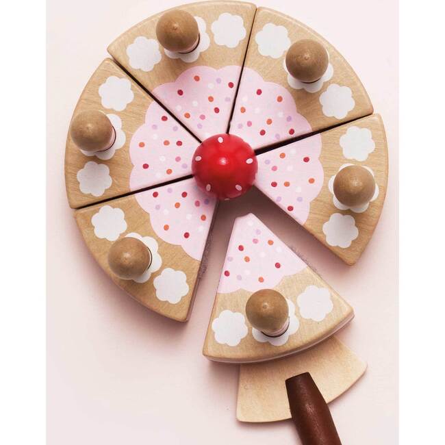 Sliceable Birthday Cake & Candles