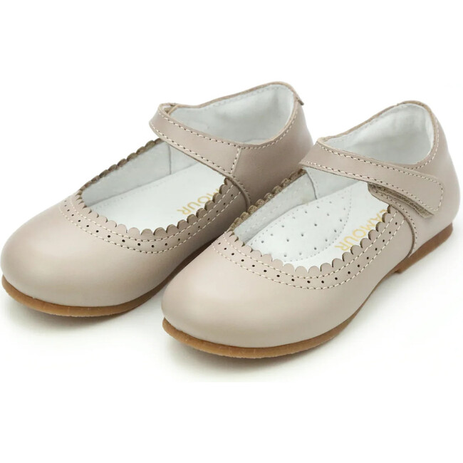 Lucille Scalloped Flat, Almond