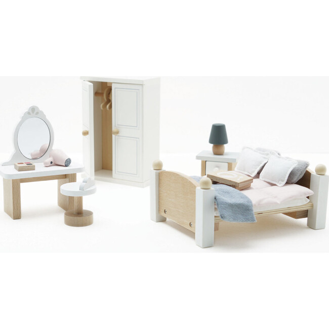 Daisylane Master Bedroom
