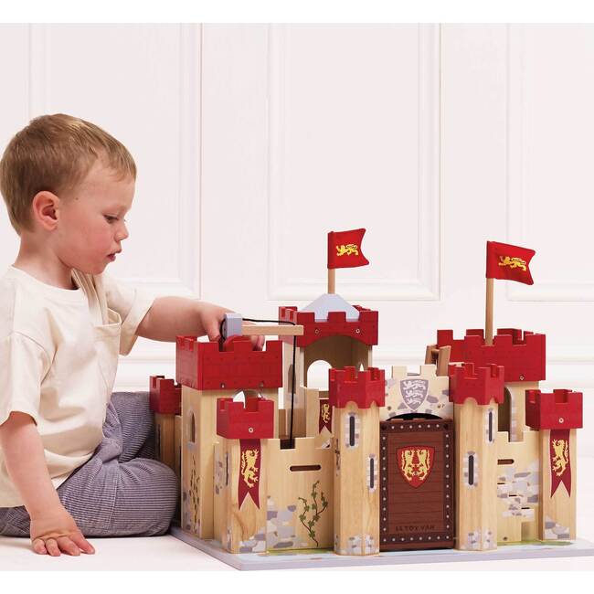 Lionheart Castle - Dollhouses - 9