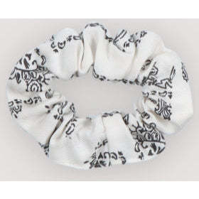 Anika Woman Scrunchie Print