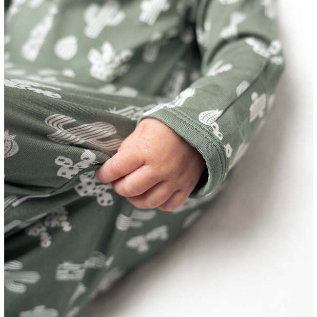 Stay Sharp Bamboo Newborn Gown and Hat Baby Gift Set - Nightgowns - 3