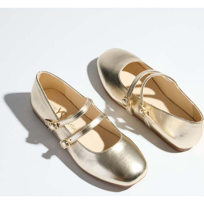 Miss Mary Flat, Gold
