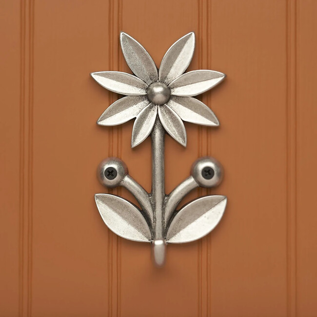 Daisy Hook, Pewter