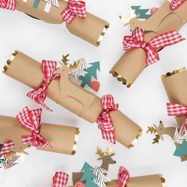 Woodland Stand Up Crackers - Party Accessories - 6