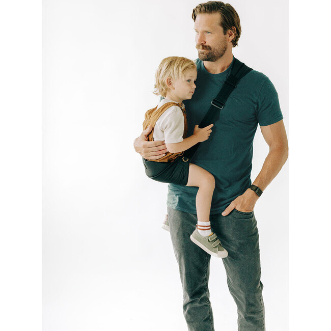 Liftoff Toddler Sling, Black
