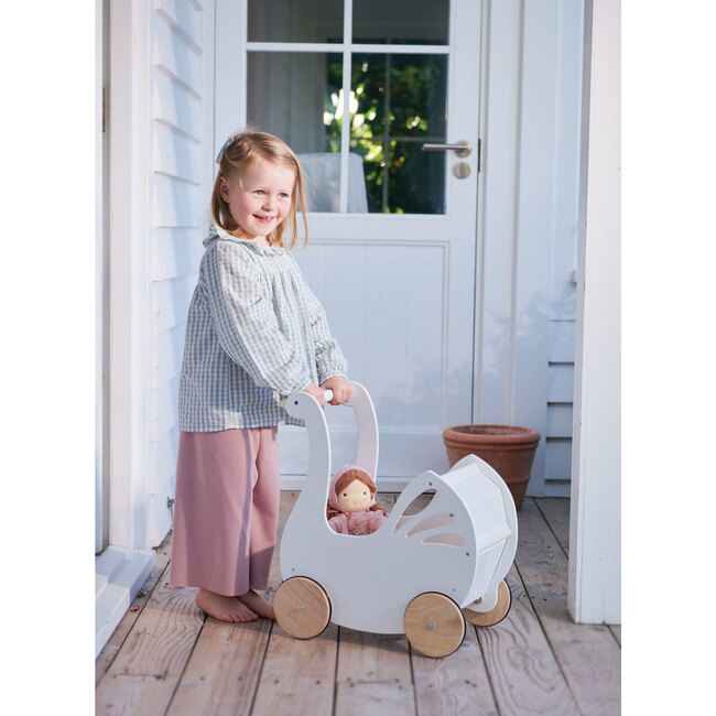 Sweet Swan Pram