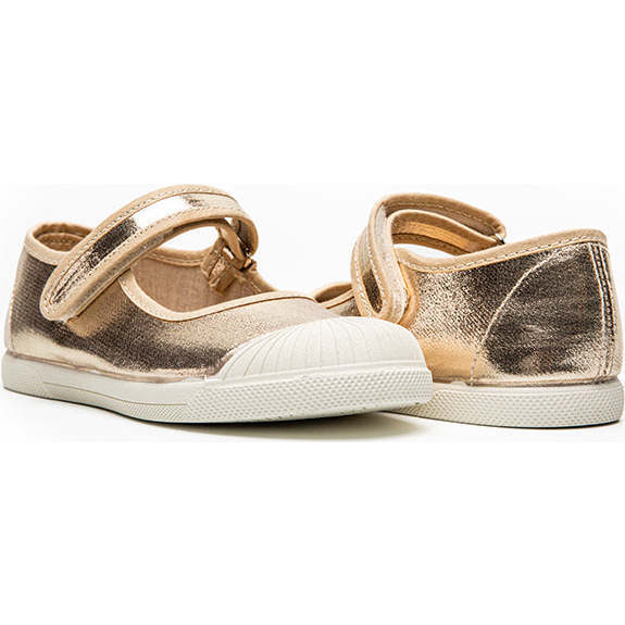 Mika Mary Jane, Gold