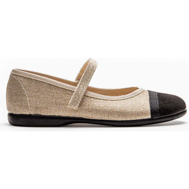 Emilia Mary Jane, Gold