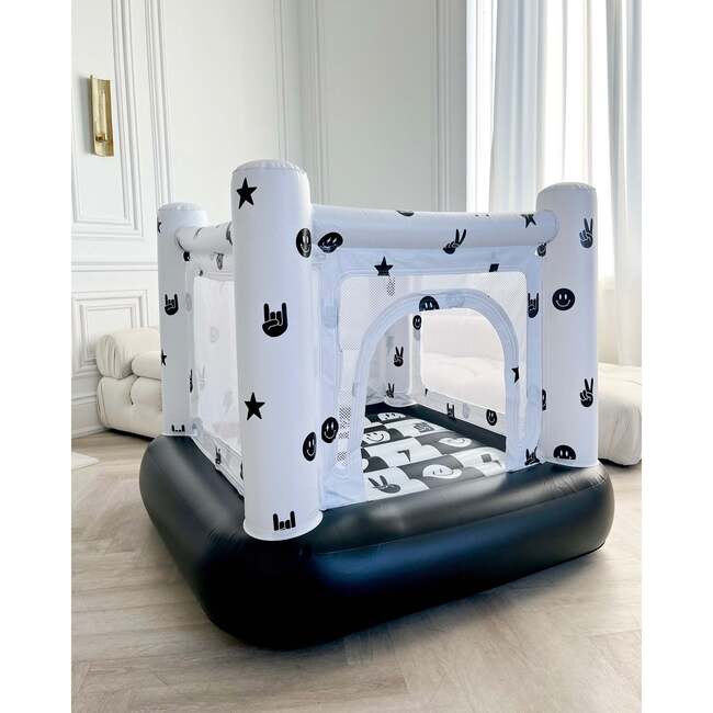 Magic Bounce House, Monochrome Smiley