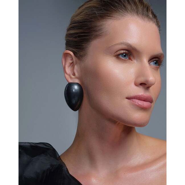 Juno Earrings in Phantom Black