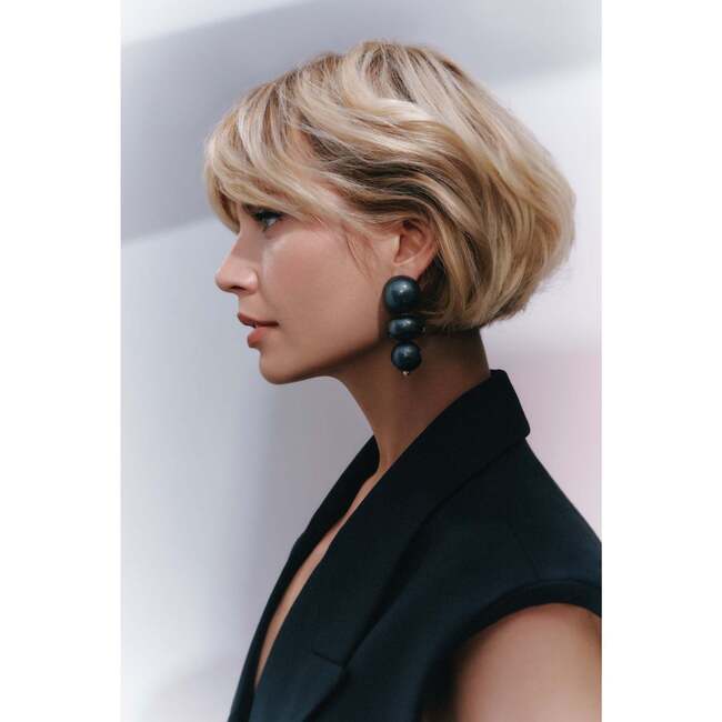 Nola Earrings in Black Coral