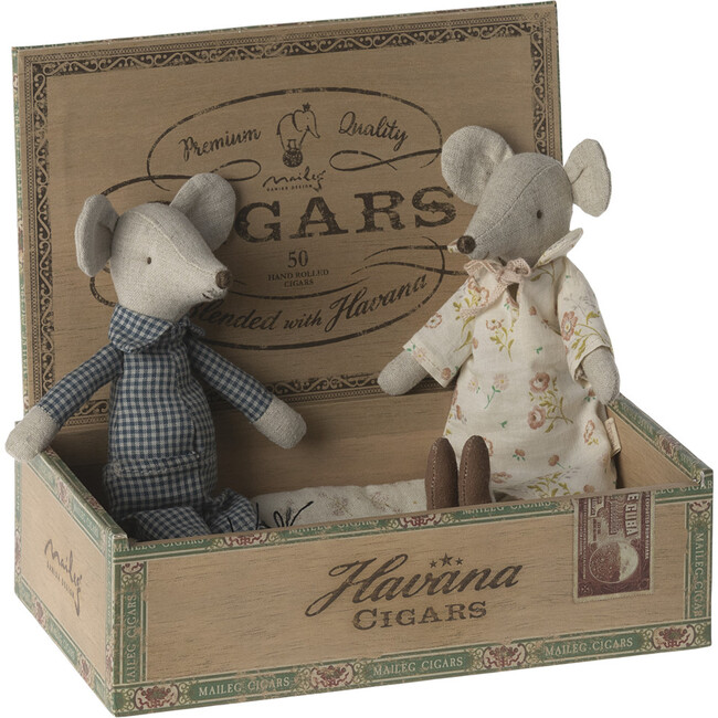 Grandma & Grandpa Mice in Cigarbox - Dolls - 3