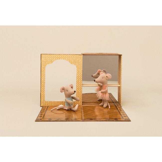 Ballet mice in dance studio, Little sister and brother - Dolls - 3