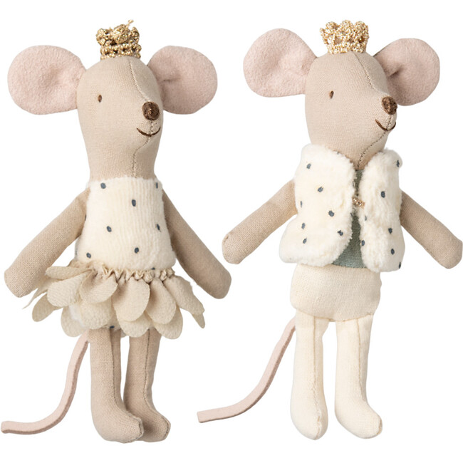 Royal twin mice, Little sister and brother in matchbox