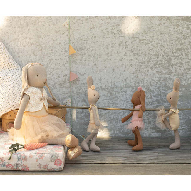 Rabbit size 1, Classic - Ballet suit and skirt cream - Dolls - 3