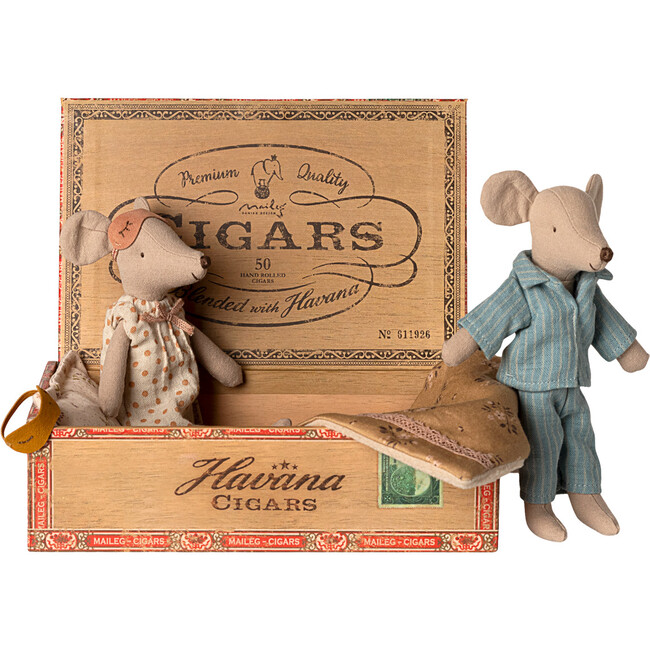 Mum & Dad in cigarbox
