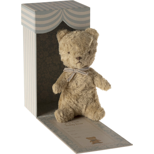 My first teddy - Sand