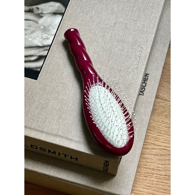 N.04 The Small Massaging Detangling Hair Brush THE MIRACLE, Cherry Red